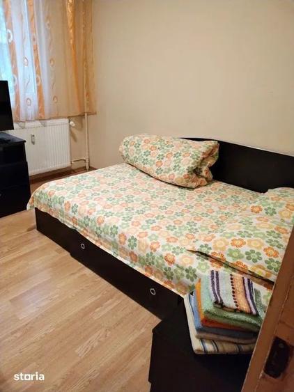Apartament cu 3 camere decomandat în Berceni
