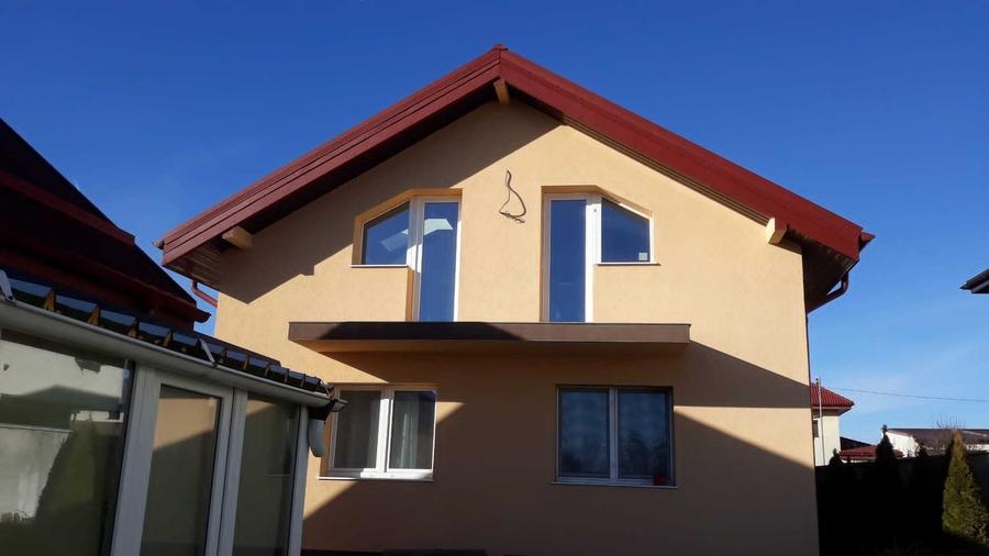 Casă cu 4 camere decomandat cu Teren 800 Mp în Central