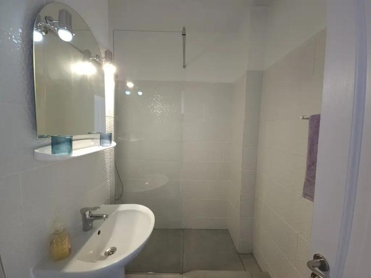 Inchiriez apartament 2 camere - 4