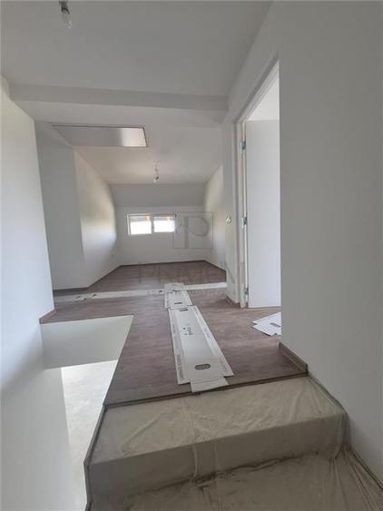Casă individuală cu 5 camere cu Canalizare în Moșnița Nouă
