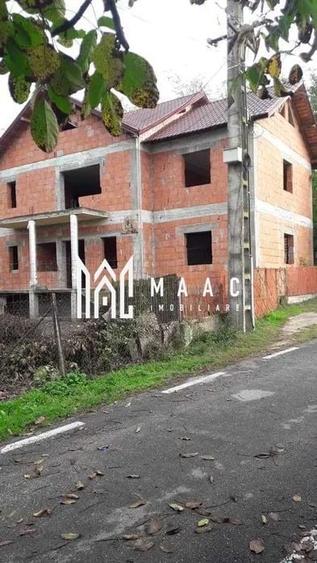 Casă cu 4 camere cu Canalizare în Olanu