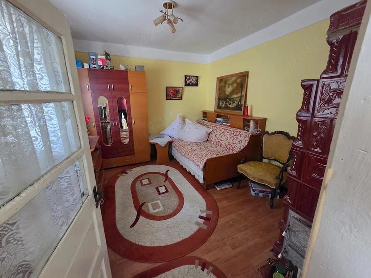 Casă cu 3 camere cu Teren 2000 Mp în Deleni