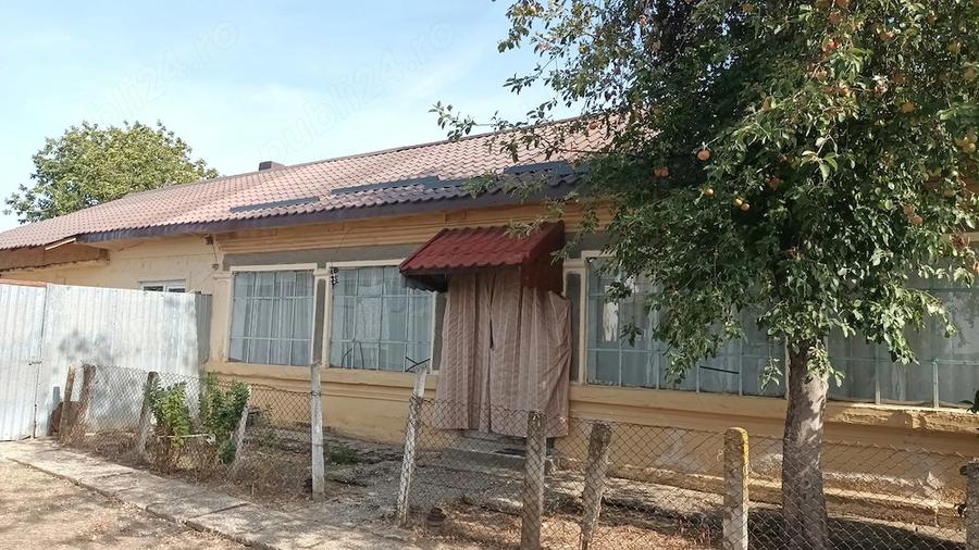 Casă cu Teren 200 Mp în Mărunței