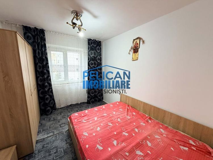 Apartament cu 3 camere semidecomandat în Vest