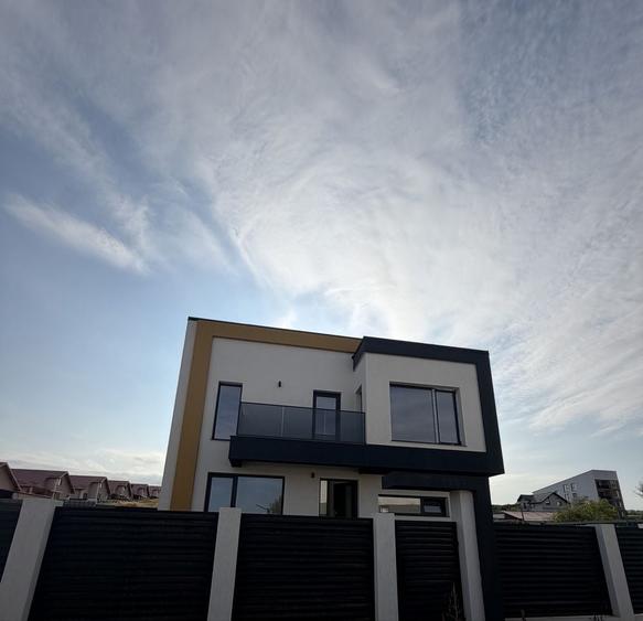 Casă cu 4 camere în Valea Lupului