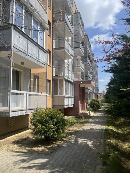 Apartament cu 3 camere decomandat în Tudor