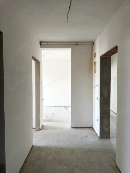 Apartament cu 2 camere decomandat în Plopi