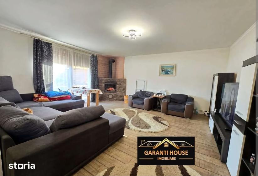 Casă cu 6 camere cu Teren 495 Mp în Recea
