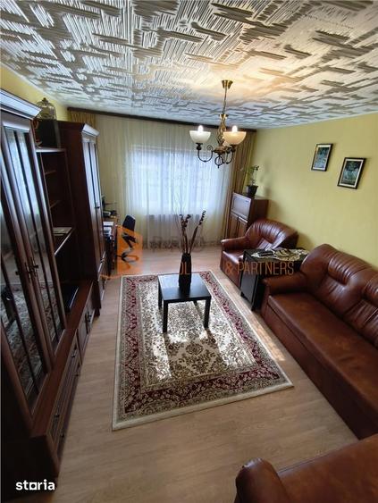 Apartament cu 3 camere decomandat în Unirii Sud