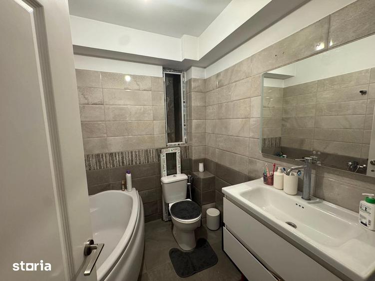 Apartament cu 3 camere în Dămăroaia