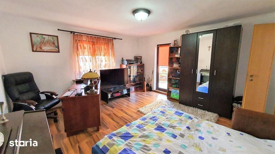 Casă cu Teren 430 Mp în Valea Aurie