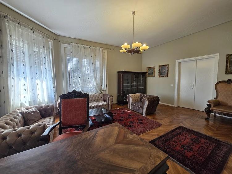 Apartament cu 4 camere în Medicină