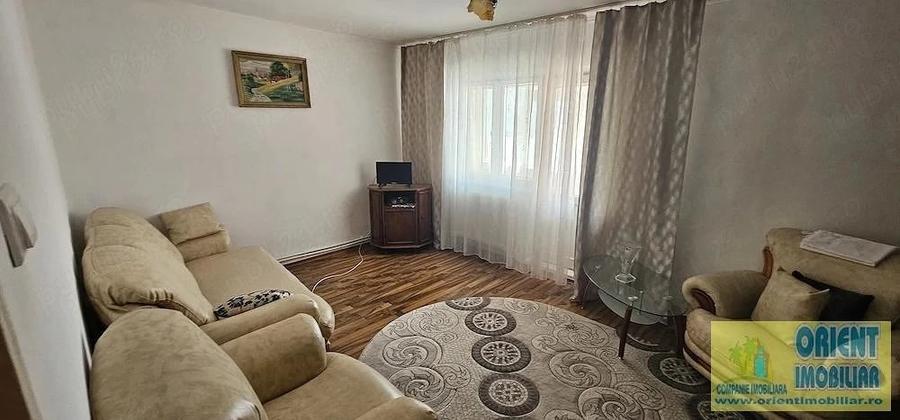 Apartament cu 2 camere decomandat în Poarta 6