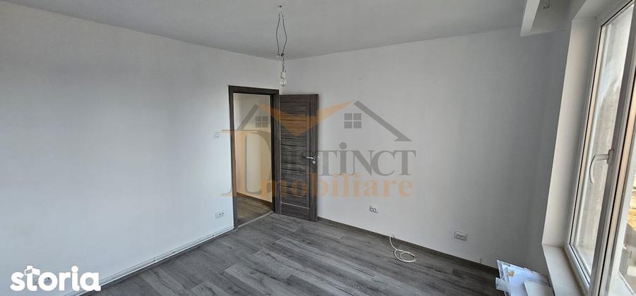 Apartament cu 3 camere decomandat în Astra