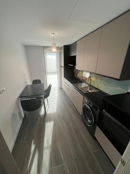Apartament cu 2 camere decomandat, mobilat în P-ta Presei Libere