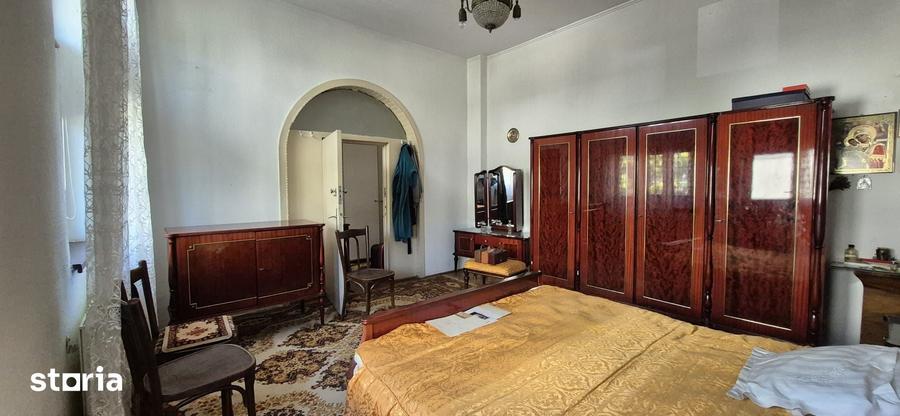 Apartament cu 3 camere decomandat în Șerban Vodă
