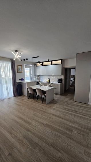 Apartament cu 3 camere si terasa de 82 mp - zona Vivo Floresti - 10