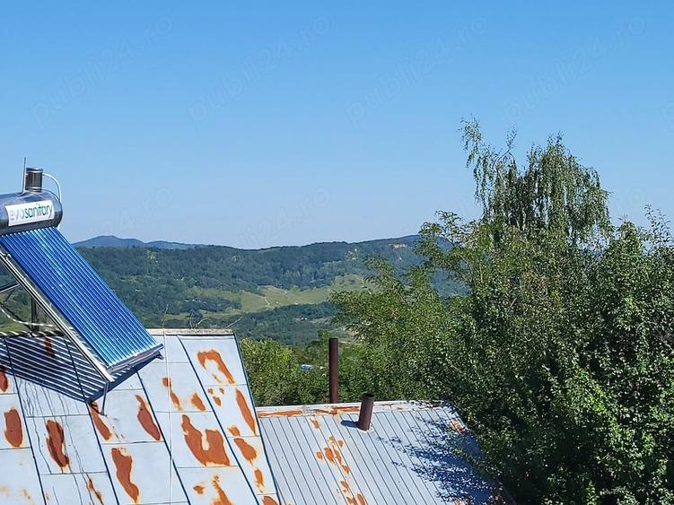 Casă cu 4 camere cu Teren 100 Mp în Predeal