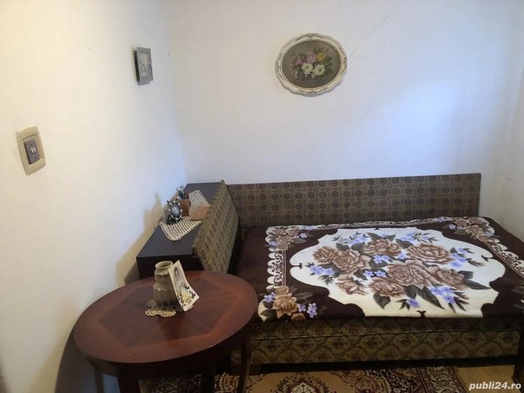Casă cu 8 camere cu Teren 2700 Mp în Grojdibodu