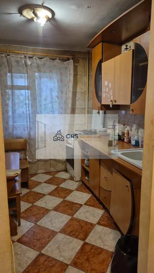 Apartament cu 3 camere decomandat în Fizicienilor