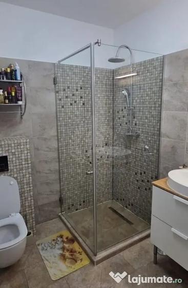 Apartament cu 3 camere decomandat în Albert