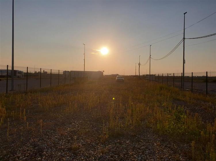 Teren Construcții intravilan de 2100 mp, în Vest