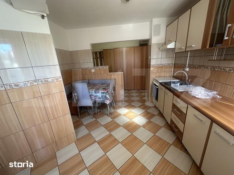 Apartament cu 3 camere semidecomandat în Micro 16