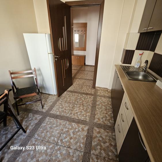 Apartament semidecomandat în Moșilor