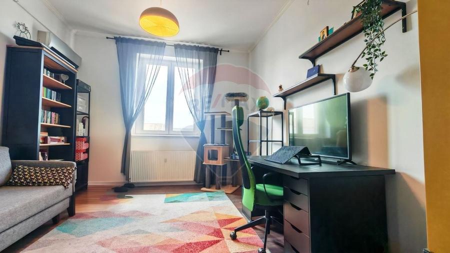 Apartament cu 3 camere decomandat, mobilat în Jiului