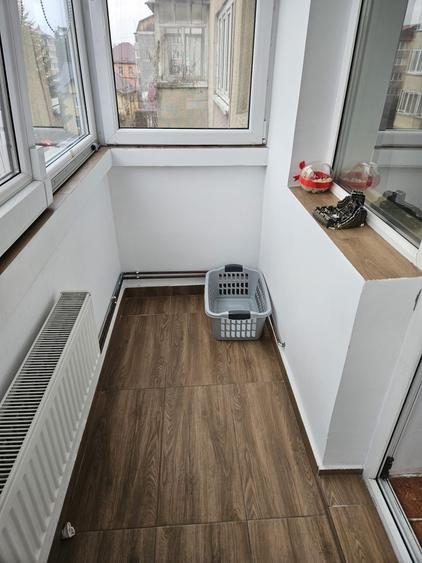 Apartament cu 3 camere decomandat în Ștefan cel Mare