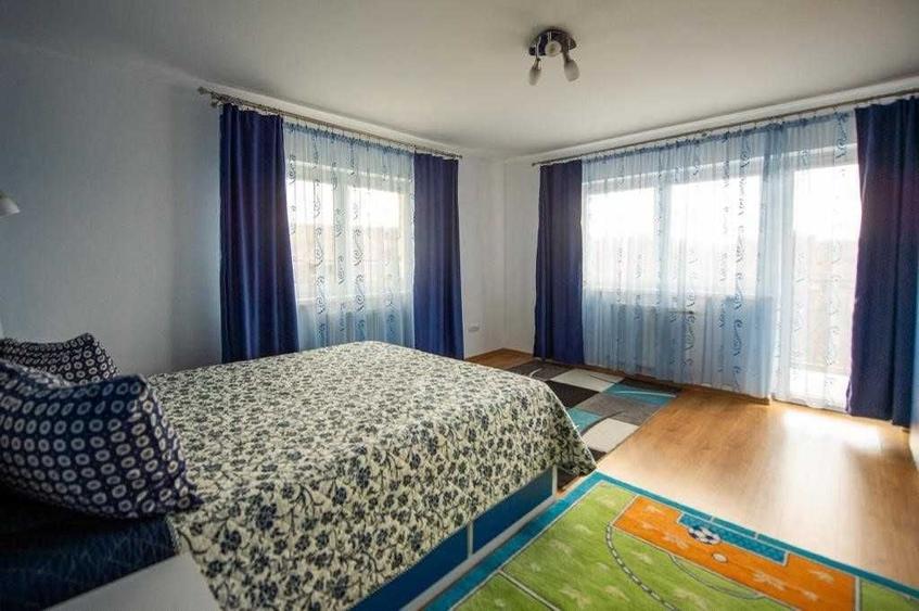 Casă cu 4 camere cu Teren 1400 Mp în Central