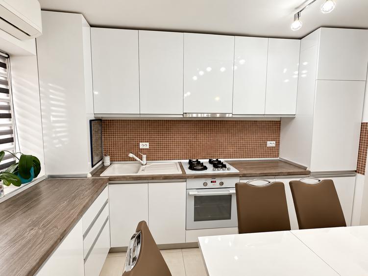 Apartament cu 2 camere decomandat în Dumbrăvița