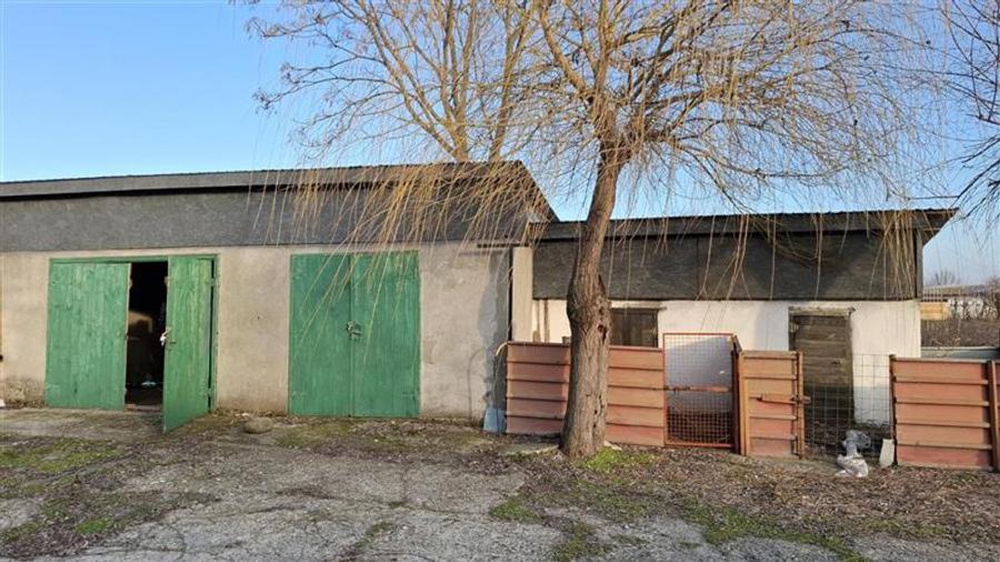 Casă individuală cu 6 camere cu Teren 3118 Mp în Măicănești