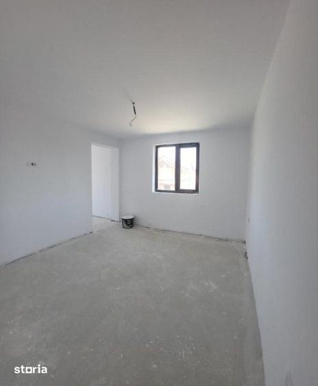 Casă cu 4 camere cu Teren 300 Mp în Central