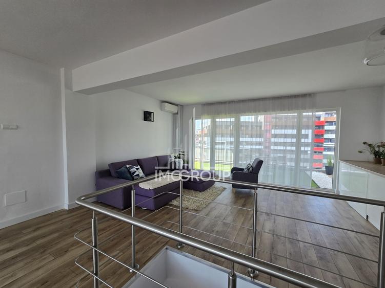 Apartament cu 5 camere semidecomandat, mobilat în Bună Ziua