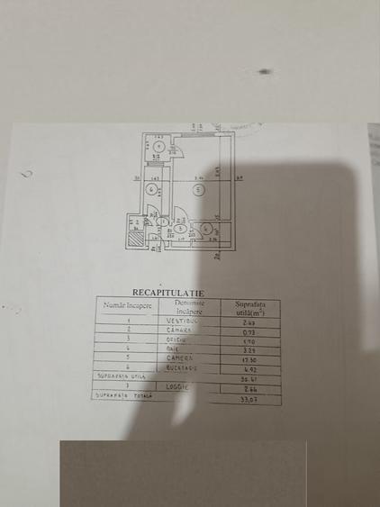Garsonieră decomandată în Titan