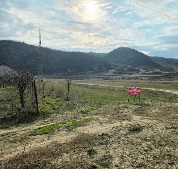 Teren Construcții intravilan de 1250 mp, în Vernești