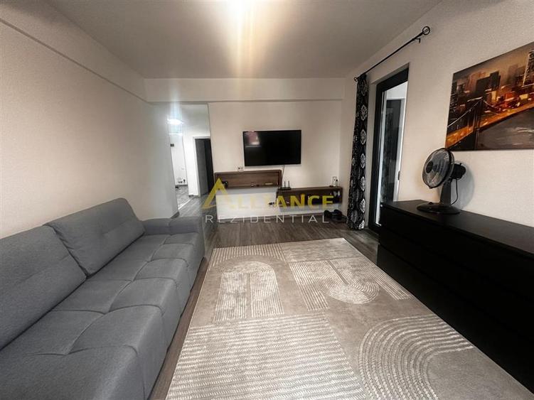Apartament cu 3 camere decomandat, mobilat în Berceni