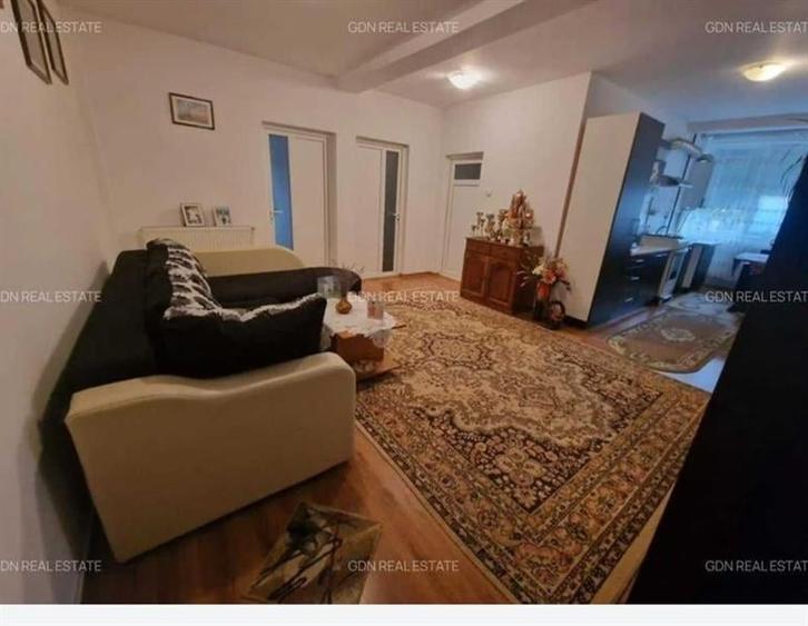 Apartament cu 3 camere semidecomandat în Central