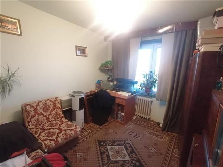 Apartament cu 3 camere decomandat în Complex Studențesc