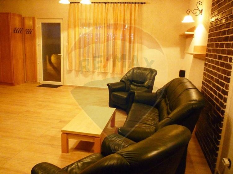 Casă cu 3 camere cu Teren 300 Mp în Subcetate