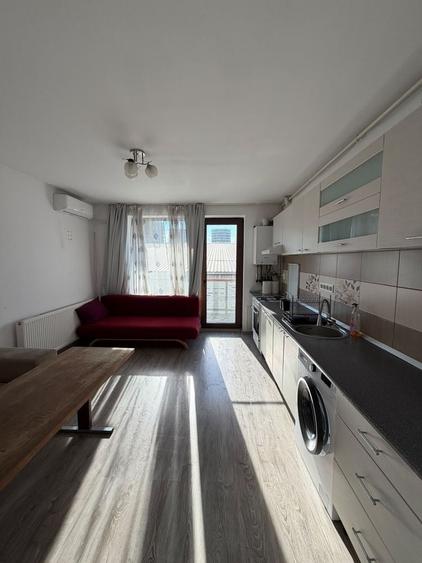 Apartament cu 3 camere decomandat în Florești