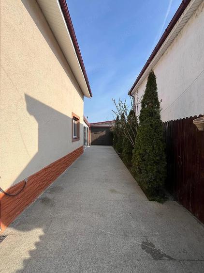 Casă cu 4 camere cu Teren 936 Mp în Exterior Vest