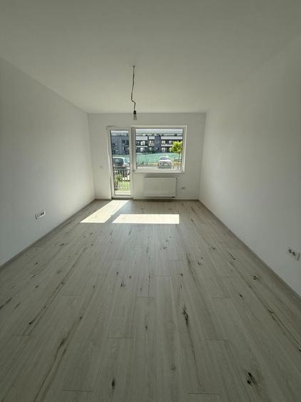 Apartament cu 2 camere decomandat în Tractorul — fotografia 1