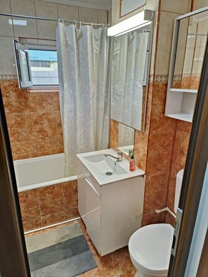 Apartament cu 3 camere decomandat în Siderurgiștilor