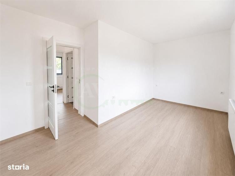 Casă cu 3 camere în Ciupercenii Noi