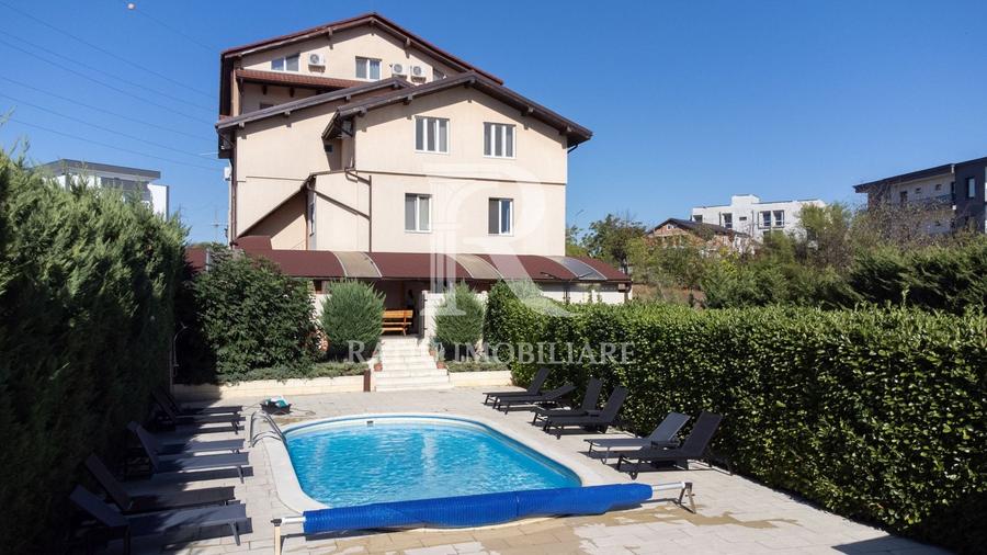 Casă individuală cu 18 camere cu Piscina în Sânmartin