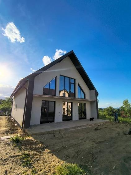 Casă individuală cu 4 camere cu Canalizare în Bran