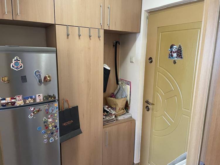 Apartament cu 2 camere semidecomandat în Giurgiului