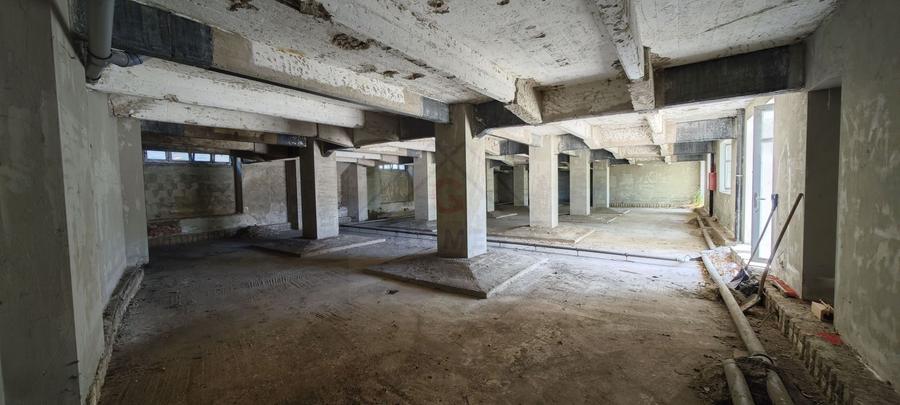 Spațiu comercial, de 381.39999389648 mp, în Central